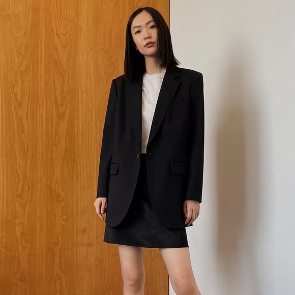 Babaton Dresses & Skirts - Aritzia Babaton Modern Mini Skirt